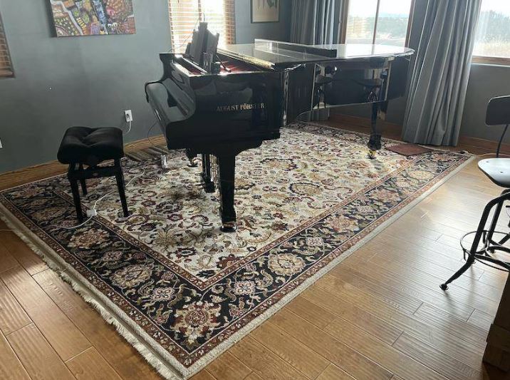 Rug Size For August Forster 215 Piano