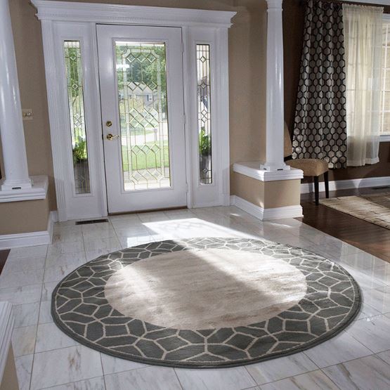 round rug in entryway