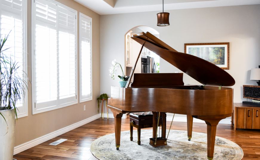 rug size under baby grand piano